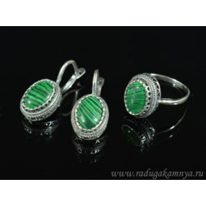 Кольцо и серьги с малахитом (имитация) (иск.) Кольцо и серьги с малахитом (имитация) (иск.)