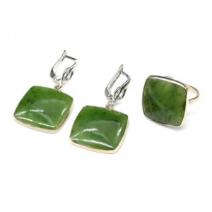 Кольцо и серьги с нефритом Кольцо и серьги с нефритом
