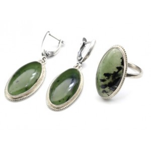 Кольцо и серьги из нефрита " Овал "