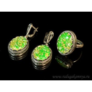 Кольцо и серьги с опалом искусственным, цвет салатовый   (иск.)