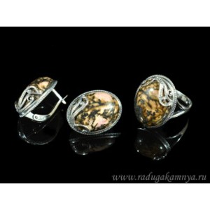 Кольцо и серьги с родонитом