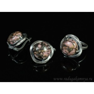 Кольцо и серьги с родонитом
