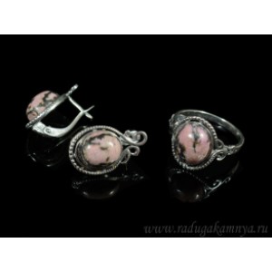 Кольцо и серьги с родонитом Кольцо и серьги с родонитом