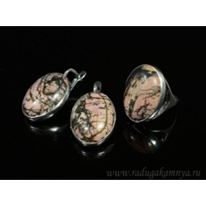 Кольцо и серьги с родонитом