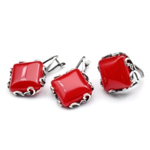 Кольцо и серьги с кварцем (имитация рубина)