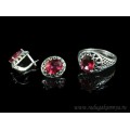 Кольцо и серьги с цирконом искусственным, цвет малиновый  (иск.)