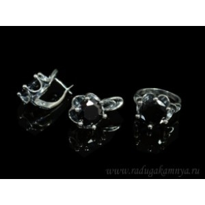 Кольцо и серьги с цирконом искусственным, цвет черный (иск.) Кольцо и серьги с цирконом искусственным, цвет черный (иск.)