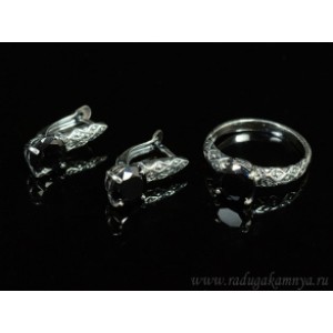 Кольцо и серьги с цирконом искусственным, цвет черный (иск.) Кольцо и серьги с цирконом искусственным, цвет черный (иск.)