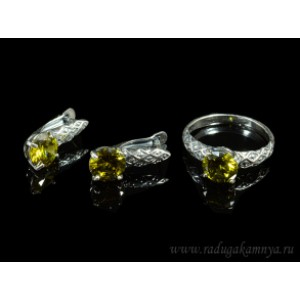 Кольцо и серьги циркон искусственный, цвет олива (иск.) Кольцо и серьги циркон искусственный, цвет олива (иск.)