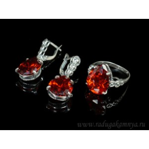 Кольцо и серьги с цирконом искусственным, цвет красный (иск.) Кольцо и серьги с цирконом искусственным, цвет красный (иск.)