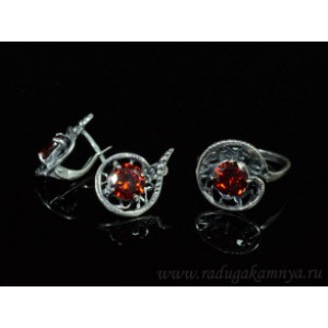 Кольцо и серьги с цирконом искусственным, цвет красный  (иск.)