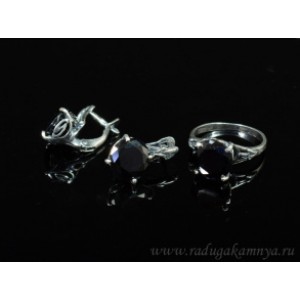 Кольцо и серьги с цирконом искусственным, цвет черный (иск.) Кольцо и серьги с цирконом искусственным, цвет черный (иск.)