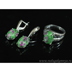Кольцо и серьги с цоизитом .