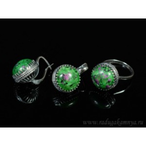 Кольцо и серьги с цоизитом