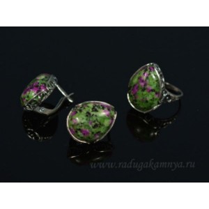 Кольцо и серьги с цоизитом