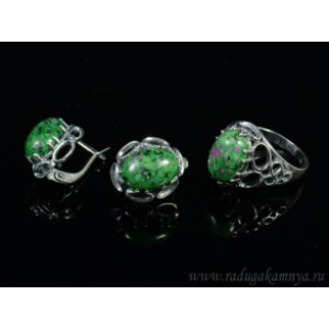 Кольцо и серьги с цоизитом