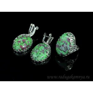 Кольцо и серьги с цоизитом