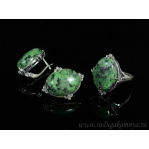 Кольцо и серьги с цоизитом