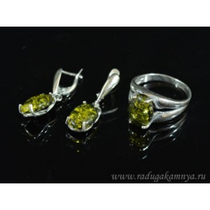 Кольцо и серьги с янтарем (имитация) . (иск.)