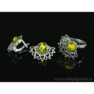 Кольцо и серьги с янтарем (имитация) . (иск.)