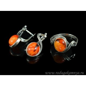 Кольцо и серьги с янтарем (имитация) . (иск.)
