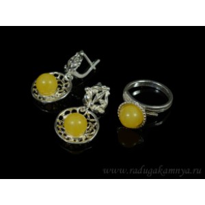 Комплект с янтарём в посеребрении кольцо, серьги шарик 9мм медовый. (иск.)