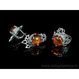 Набор с янтарём кольцо, серьги "3 лепестка" 15*30мм коньячный (иск.)