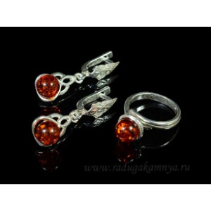 Комплект с янтарём в посеребрении кольцо, серьги шарик 8мм коньячный. (иск.)