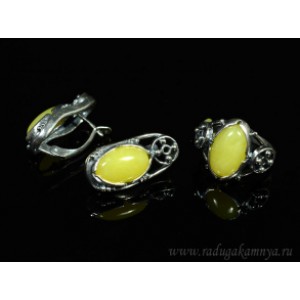 Набор с янтарём кольцо, серьги овал 12*26мм молочный,  , 8гр. (иск.)