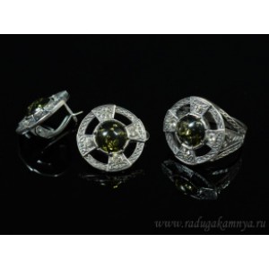 Набор с янтарём кольцо, серьги "штурвал" 20мм зеленый,  6,3гр. (иск.)