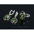 Комплект с янтарём в посеребрении кольцо, серьги овал 15*20мм зеленый (иск.)
