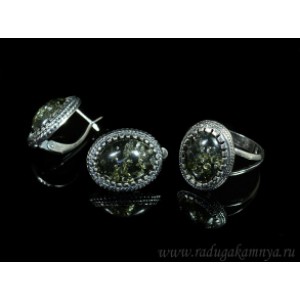 Набор с янтарём кольцо, серьги овал 17*20мм зеленый,  (иск.)