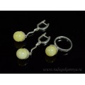 Комплект с янтарём в посеребрении кольцо, серьги шарик 12мм молочный, 3см. (иск.)