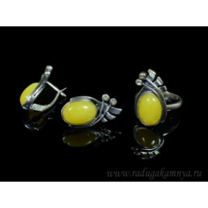 Набор с янтарём кольцо, серьги "улитка" 15*25мм медово-молочный, 5,4гр (иск.)