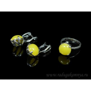 Набор с янтарём кольцо, серьги круг 12мм молочный (иск.)