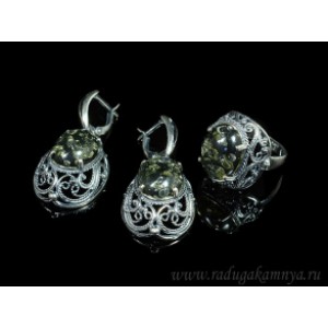 Набор с янтарём кольцо, серьги овал 19*27мм зелёный (иск.)