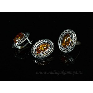 Кольцо и серьги с янтарем (имитация) (иск.) Кольцо и серьги с янтарем (имитация) (иск.)