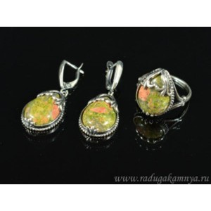 Кольцо и серьги с яшмой .