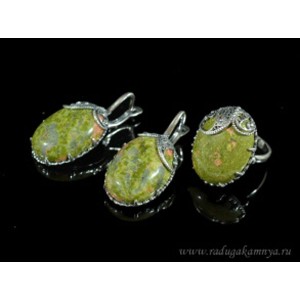 Кольцо и серьги с яшмой .