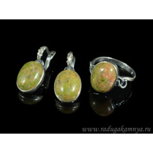 Кольцо и серьги с яшмой