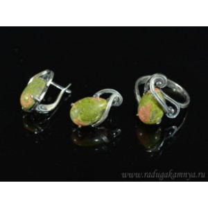 Кольцо и серьги с яшмой