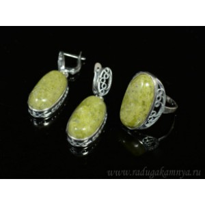 Кольцо и серьги с яшмой