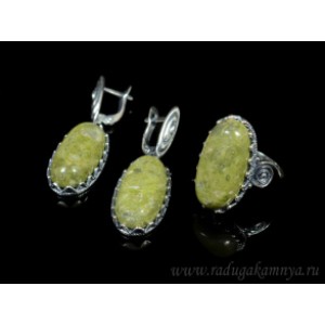 Кольцо и серьги с яшмой