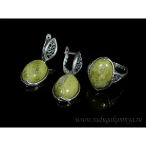 Кольцо и серьги с яшмой