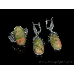 Кольцо и серьги с яшмой