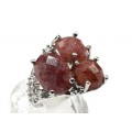 Кольцо из ювелирного сплава с клубничным кварцем Кольцо из ювелирного сплава с клубничным кварцем