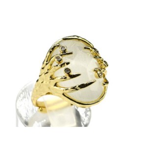 Кольцо с кошачьим глазом из ювелирного сплава цвет белый (иск.) Кольцо с кошачьим глазом из ювелирного сплава цвет белый (иск.)