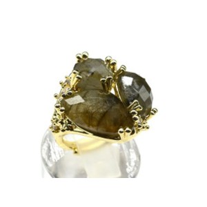 Кольцо из ювелирного сплава с лабрадором