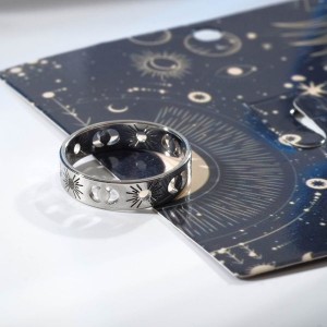 Кольцо "Солнце и полумесяцы", цвет серебро Кольцо "Солнце и полумесяцы", цвет серебро