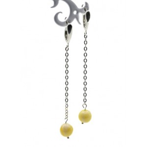 Серьги на цепочке с янтарём шарик 8мм цвет молочный, 5,5см, 2,5г (иск.)